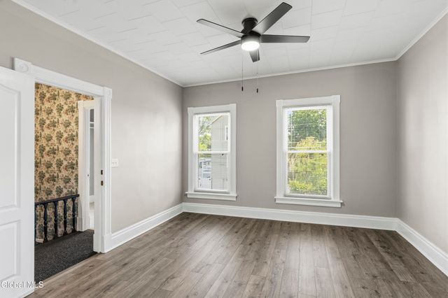 27 Mohawk Avenue, Waterford, NY 12188
