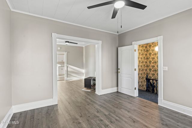 27 Mohawk Avenue, Waterford, NY 12188