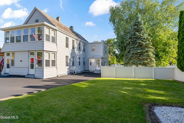 27 Mohawk Avenue, Waterford, NY 12188