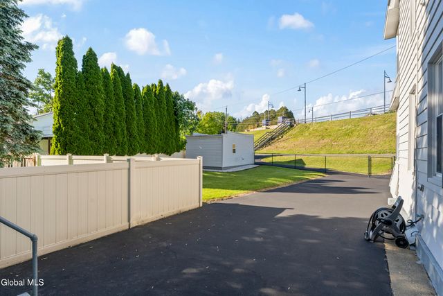 27 Mohawk Avenue, Waterford, NY 12188