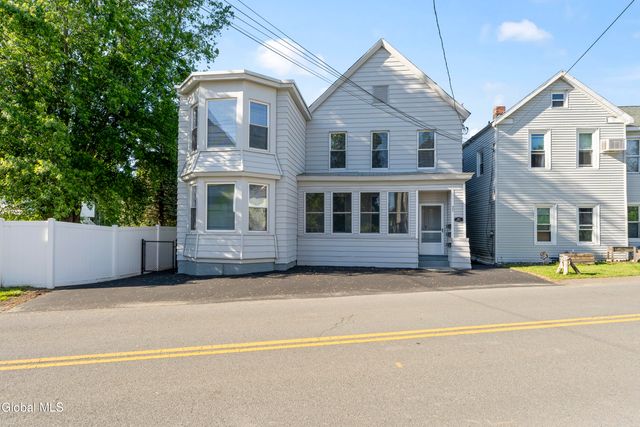 27 Mohawk Avenue, Waterford, NY 12188