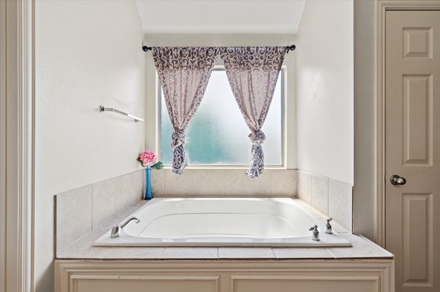 1006 White Porch Avenue, Forney, TX 75126