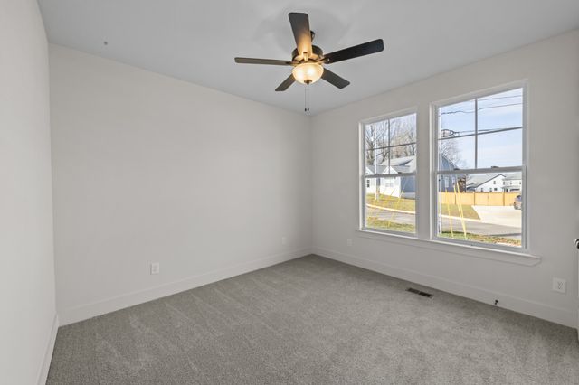 305 Trefethen Dr, White House, TN 37188