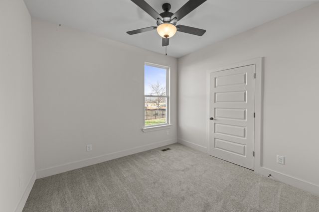 305 Trefethen Dr, White House, TN 37188
