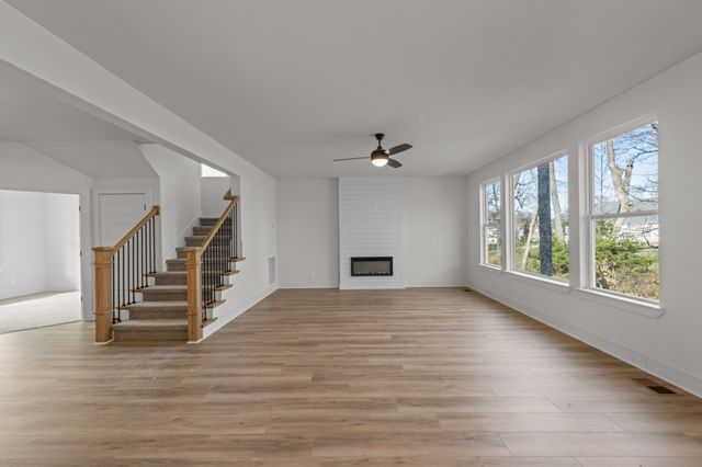 305 Trefethen Dr, White House, TN 37188