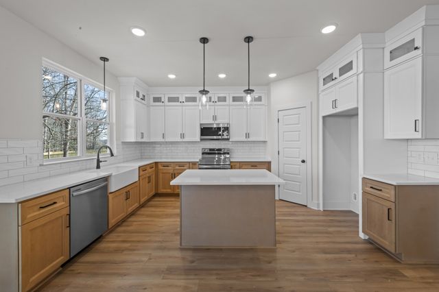 305 Trefethen Dr, White House, TN 37188