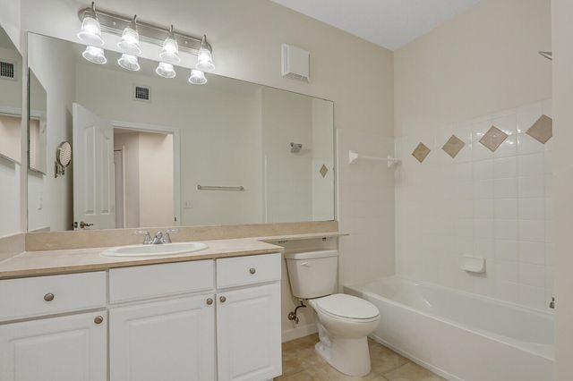 826 Dakota Drive 105, Jupiter, FL 33458