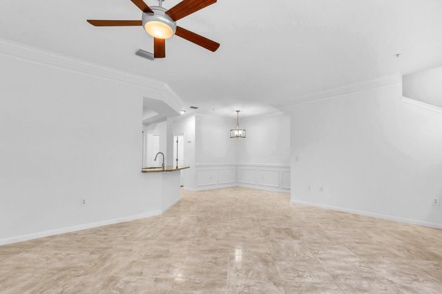 826 Dakota Drive 105, Jupiter, FL 33458