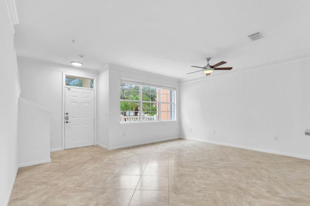 826 Dakota Drive 105, Jupiter, FL 33458