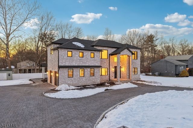 39 Billingsley Dr, Livingston Twp., NJ 07039