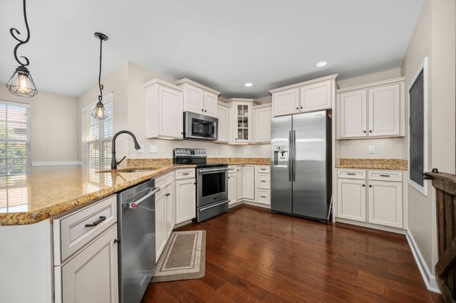 701 Scottland Trce, Mount Juliet, TN 37122