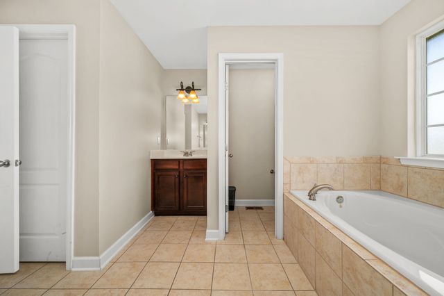 701 Scottland Trce, Mount Juliet, TN 37122