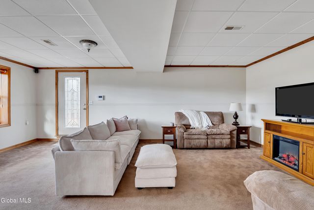 11 Empire Drive, Poestenkill, NY 12140