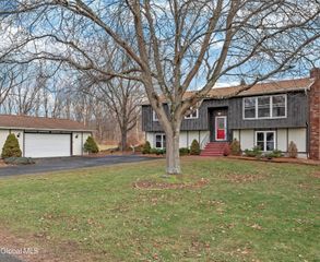 11 Empire Drive, Poestenkill, NY 12140