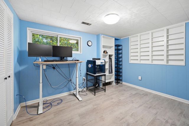 10027 W CONSTABLE CT, Fairfax, VA 22032