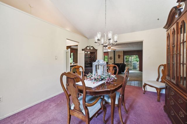 10027 W CONSTABLE CT, Fairfax, VA 22032