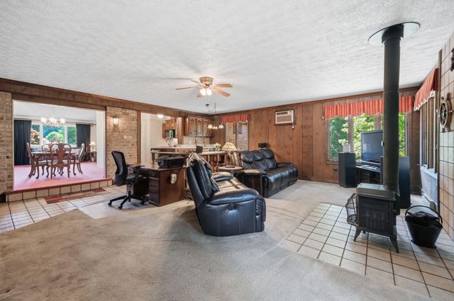 10027 W CONSTABLE CT, Fairfax, VA 22032