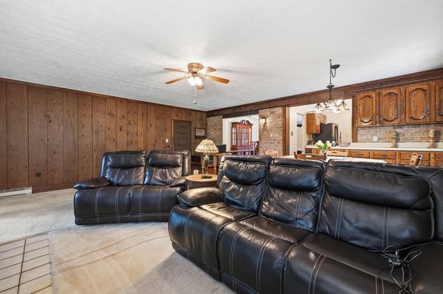 10027 W CONSTABLE CT, Fairfax, VA 22032