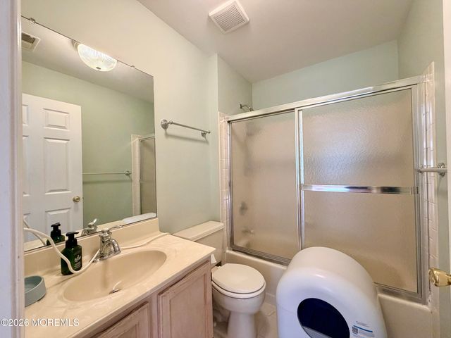 743 Banyan Court, Morganville, NJ 07751