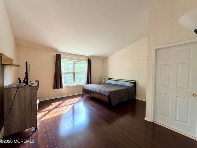 743 Banyan Court, Morganville, NJ 07751