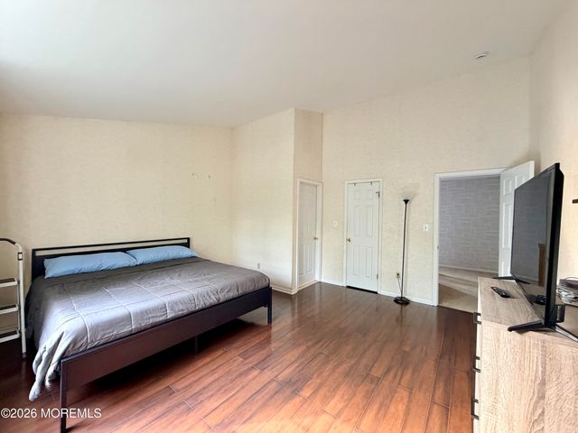743 Banyan Court, Morganville, NJ 07751