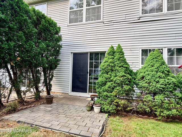 743 Banyan Court, Morganville, NJ 07751