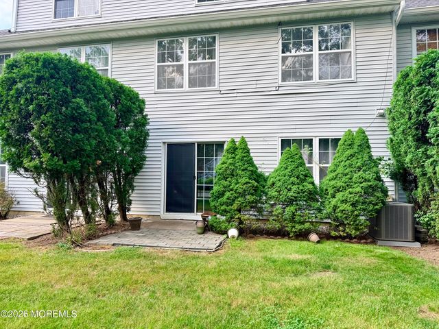 743 Banyan Court, Morganville, NJ 07751