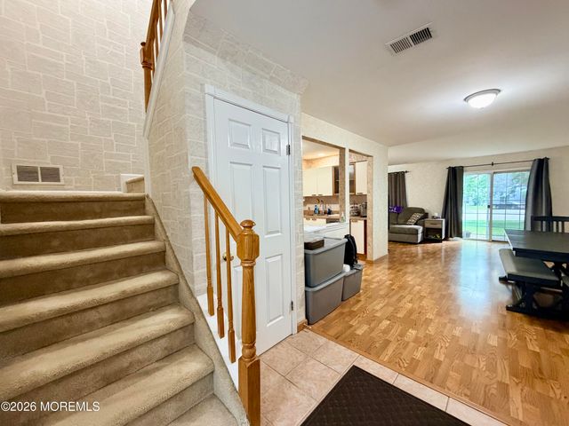 743 Banyan Court, Morganville, NJ 07751