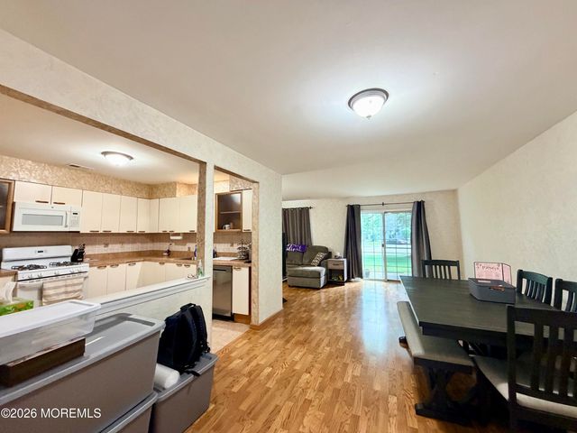 743 Banyan Court, Morganville, NJ 07751