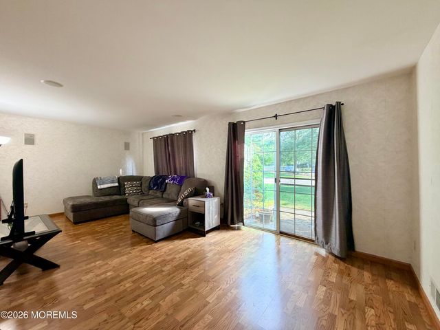 743 Banyan Court, Morganville, NJ 07751
