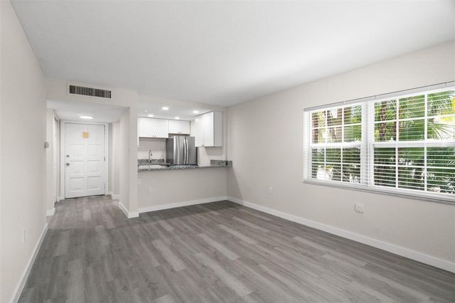 11655 3RD STREET E 1, Treasure Island, FL 33706