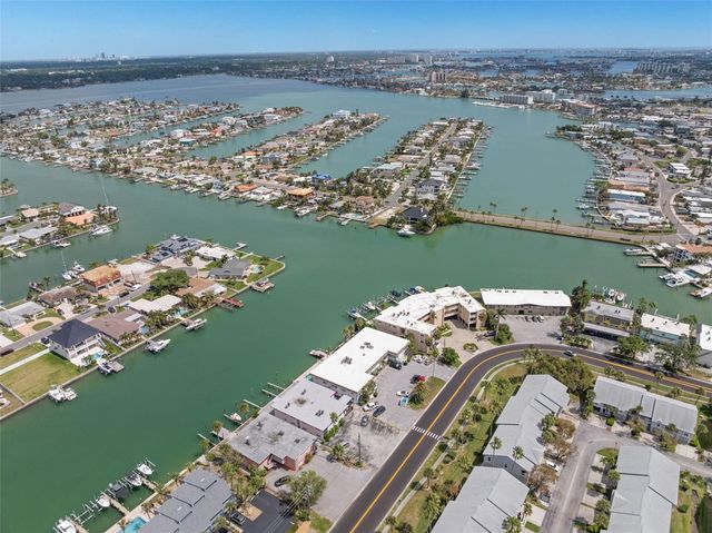11655 3RD STREET E 1, Treasure Island, FL 33706