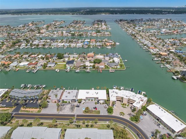 11655 3RD STREET E 1, Treasure Island, FL 33706