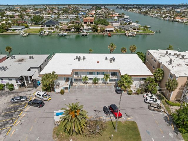 11655 3RD STREET E 1, Treasure Island, FL 33706