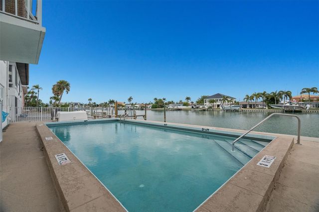 11655 3RD STREET E 1, Treasure Island, FL 33706