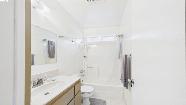 17060 Oaktree Ln, Sonora, CA 95370
