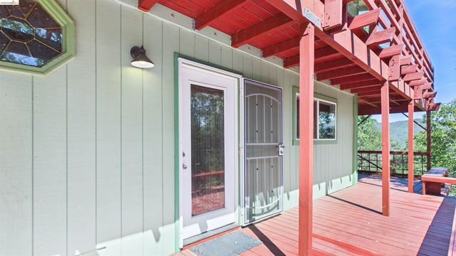 17060 Oaktree Ln, Sonora, CA 95370
