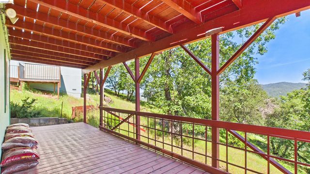 17060 Oaktree Ln, Sonora, CA 95370