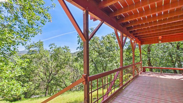 17060 Oaktree Ln, Sonora, CA 95370