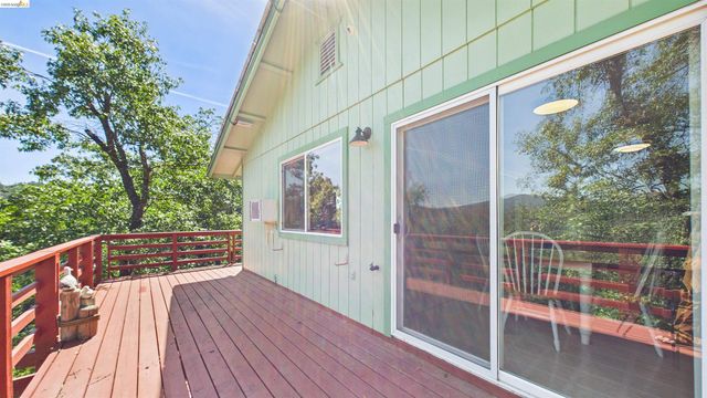 17060 Oaktree Ln, Sonora, CA 95370