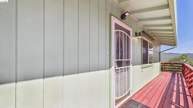 17060 Oaktree Ln, Sonora, CA 95370