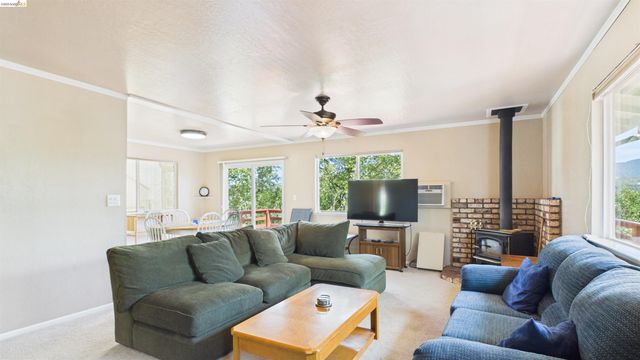 17060 Oaktree Ln, Sonora, CA 95370