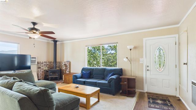 17060 Oaktree Ln, Sonora, CA 95370