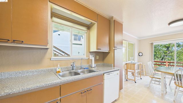 17060 Oaktree Ln, Sonora, CA 95370
