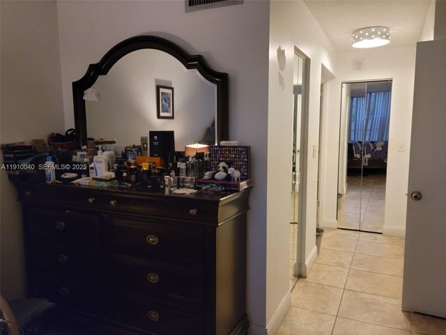 1400 Saint Charles Place 215, Pembroke Pines, FL 33026