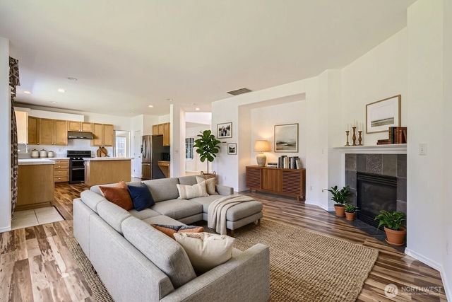 24036 SE 10th Court, Sammamish, WA 98075