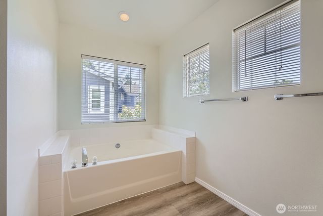 24036 SE 10th Court, Sammamish, WA 98075