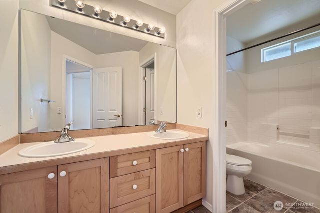 24036 SE 10th Court, Sammamish, WA 98075