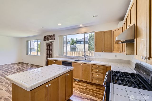 24036 SE 10th Court, Sammamish, WA 98075