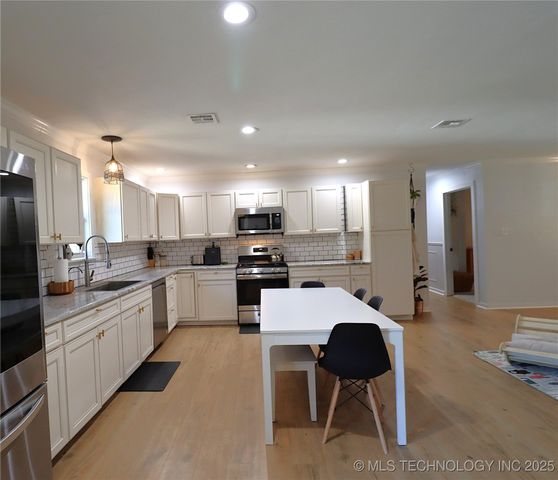 304 NW 5th Street, Wagoner, OK 74467